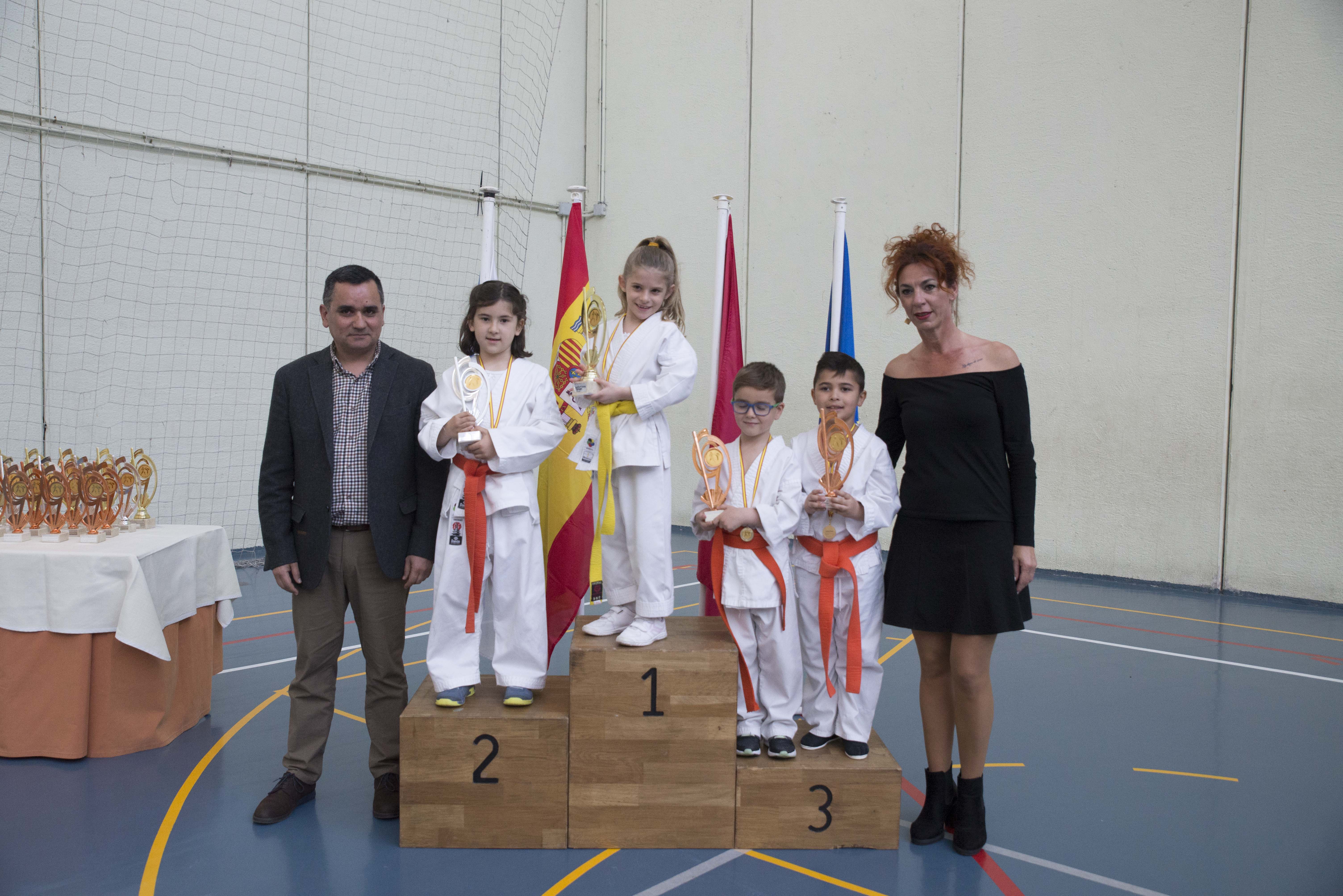 300 karatekas participaron en el Campeonato de Primavera de Karate de Velilla