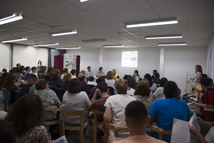 Mesa redonda "Estudiar FP"