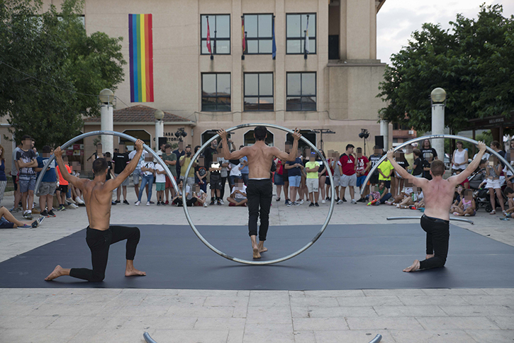 El arte inundó la plaza de Velilla