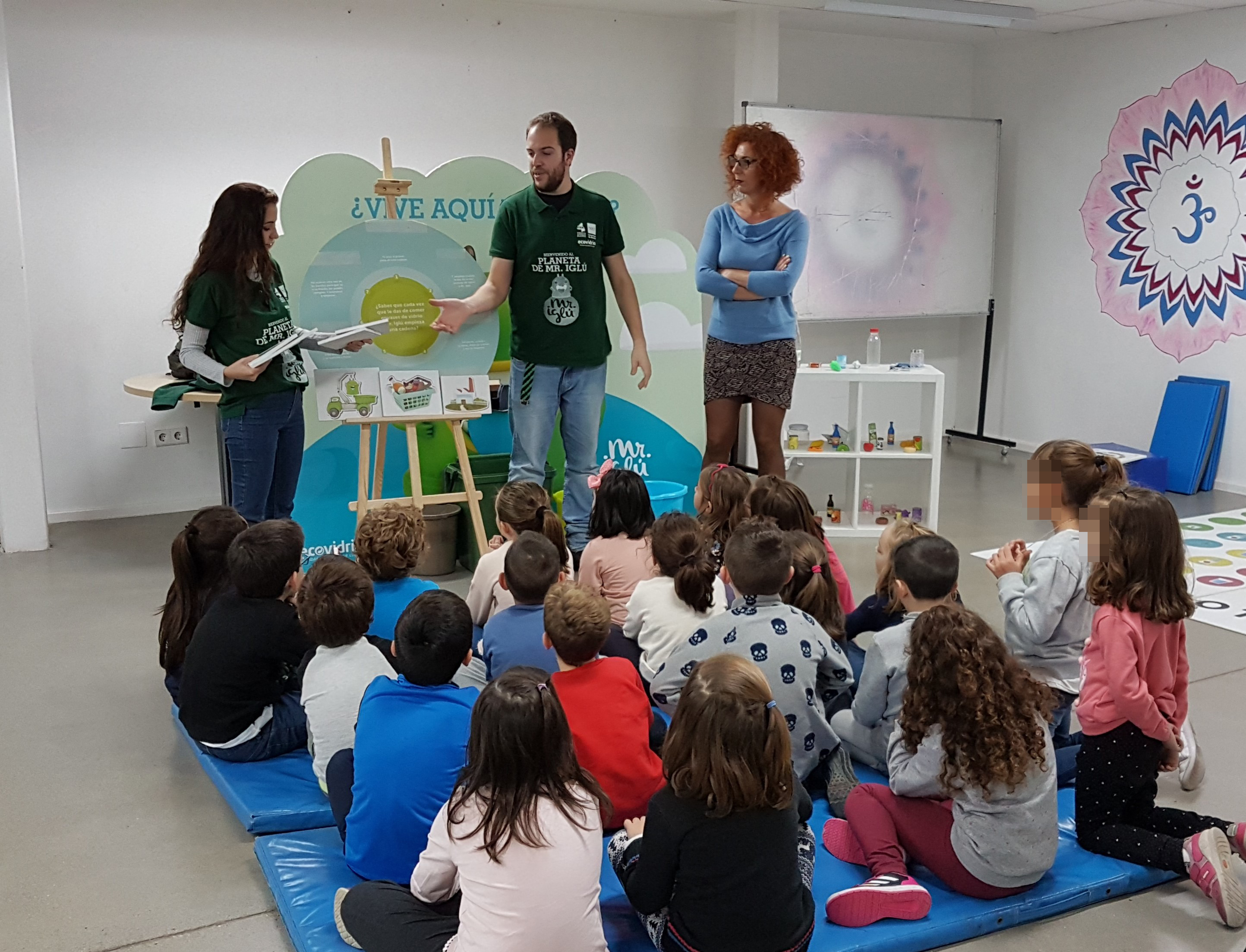 Esta mañana han comenzado en la biblioteca las actividades de la Campaña “Bienvenido al Planeta de Mr. Iglú”