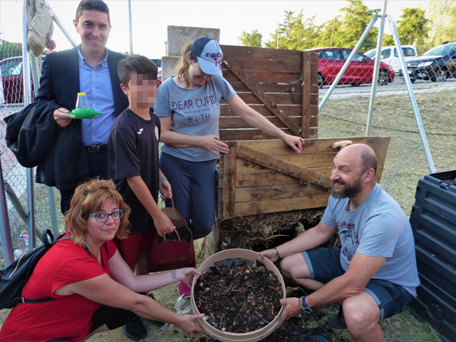 Primera cosecha de compost