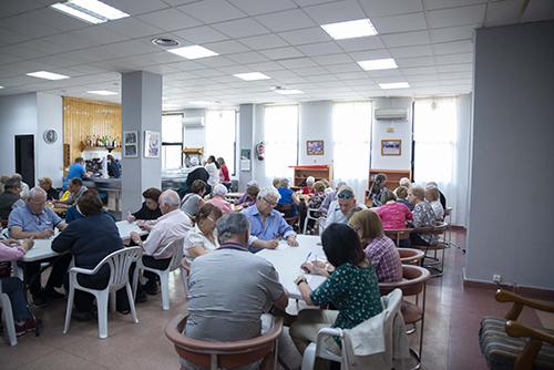 Tarde de bingo en el Hogar del Mayor