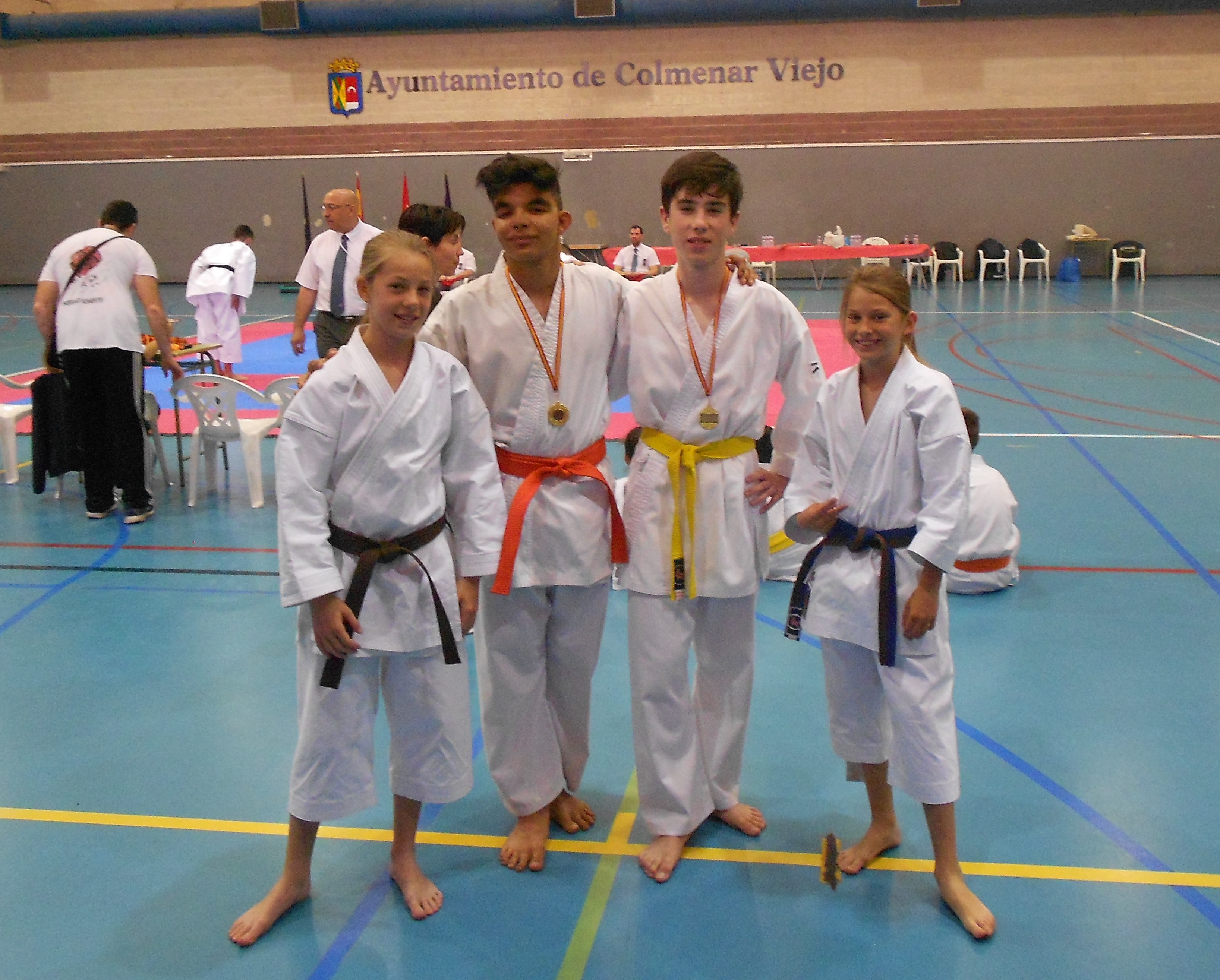 El karate velillero se alza con dos trofeos en Colmenar Viejo