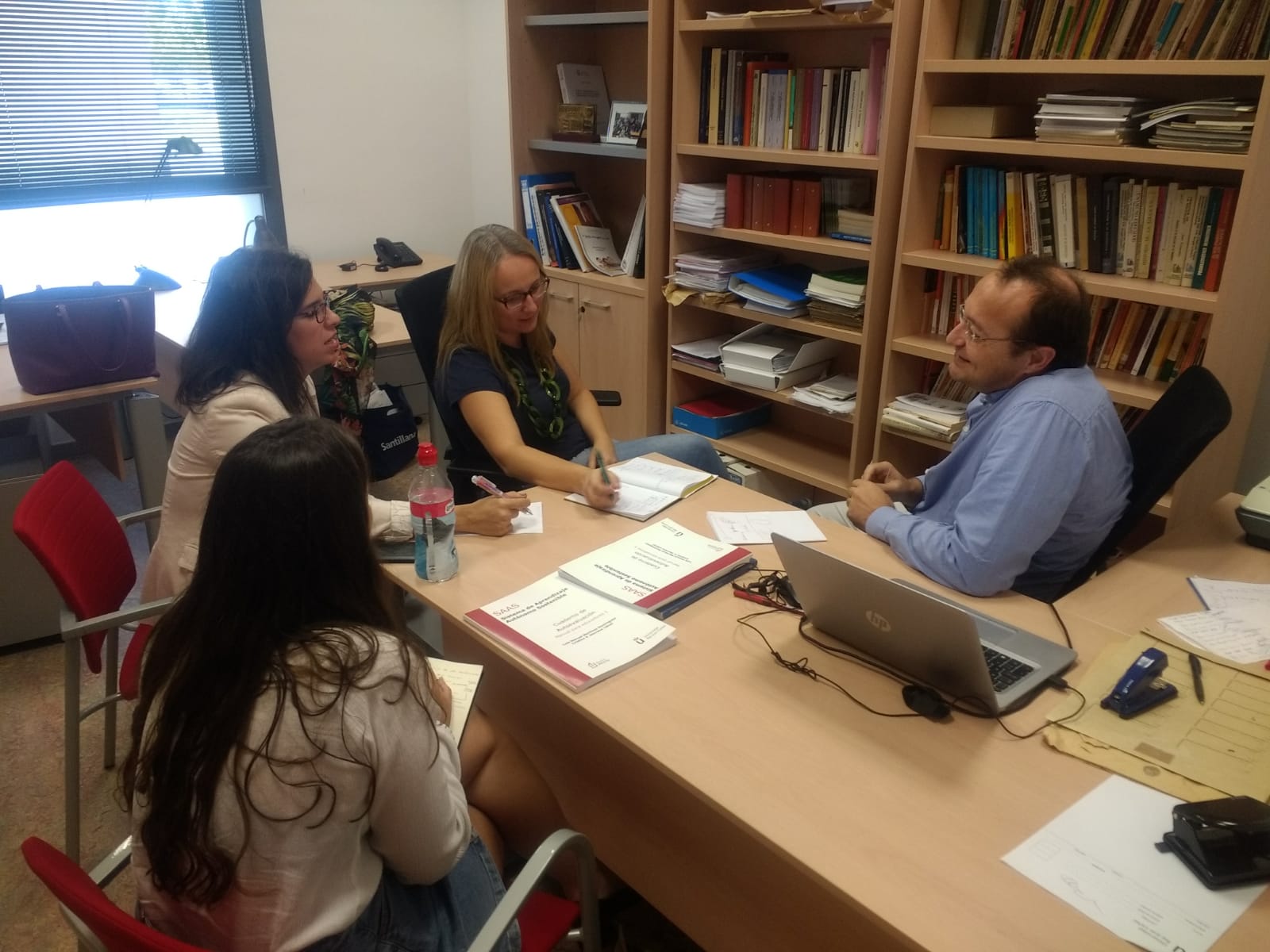 El taller de aprendizaje autónomo en el aula continuará este curso en los centros educativos de Velilla