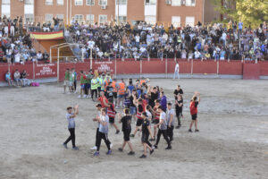 2022 Tarde de peñas y vacas