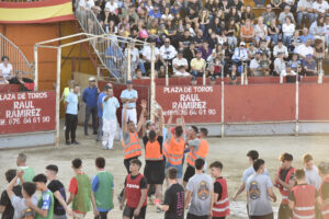 2022 Tarde de peñas y vacas