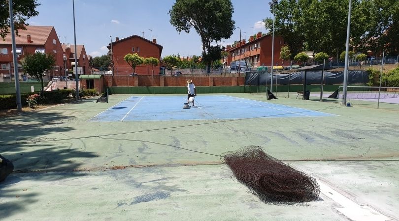 Comienza la remodelación de otras dos pistas de tenis