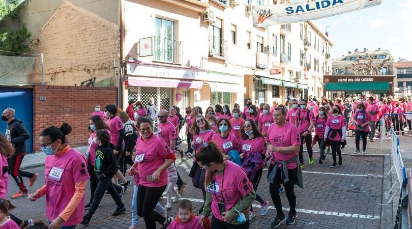 Más de 300 personas participaron en la VIII Carrera de la Mujer