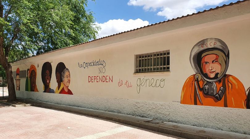 Velilla dedica un mural a grandes mujeres de la historia