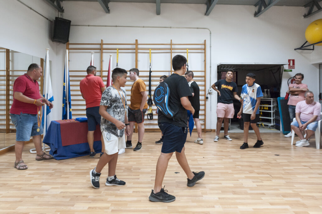 20220618 fin curso padel pequeños (8)