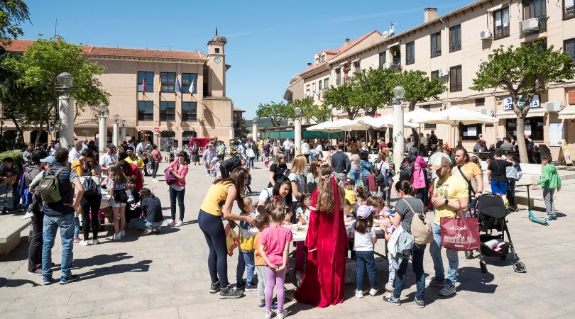 El domingo celebramos el Día del Libro con actividades en la plaza de la Constitución