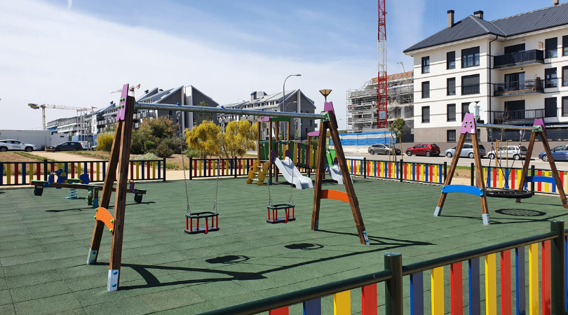 Nuevo parque infantil en la calle Sofía y acondicionamiento de zona ajardinada
