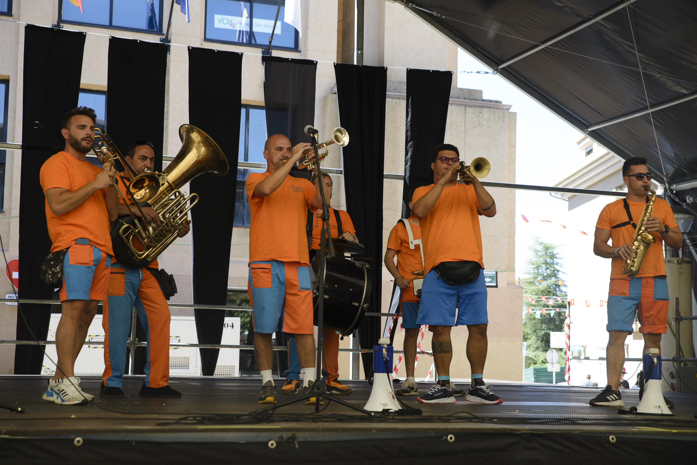 Baile del vermú. Charanga La asamblea de los majaras