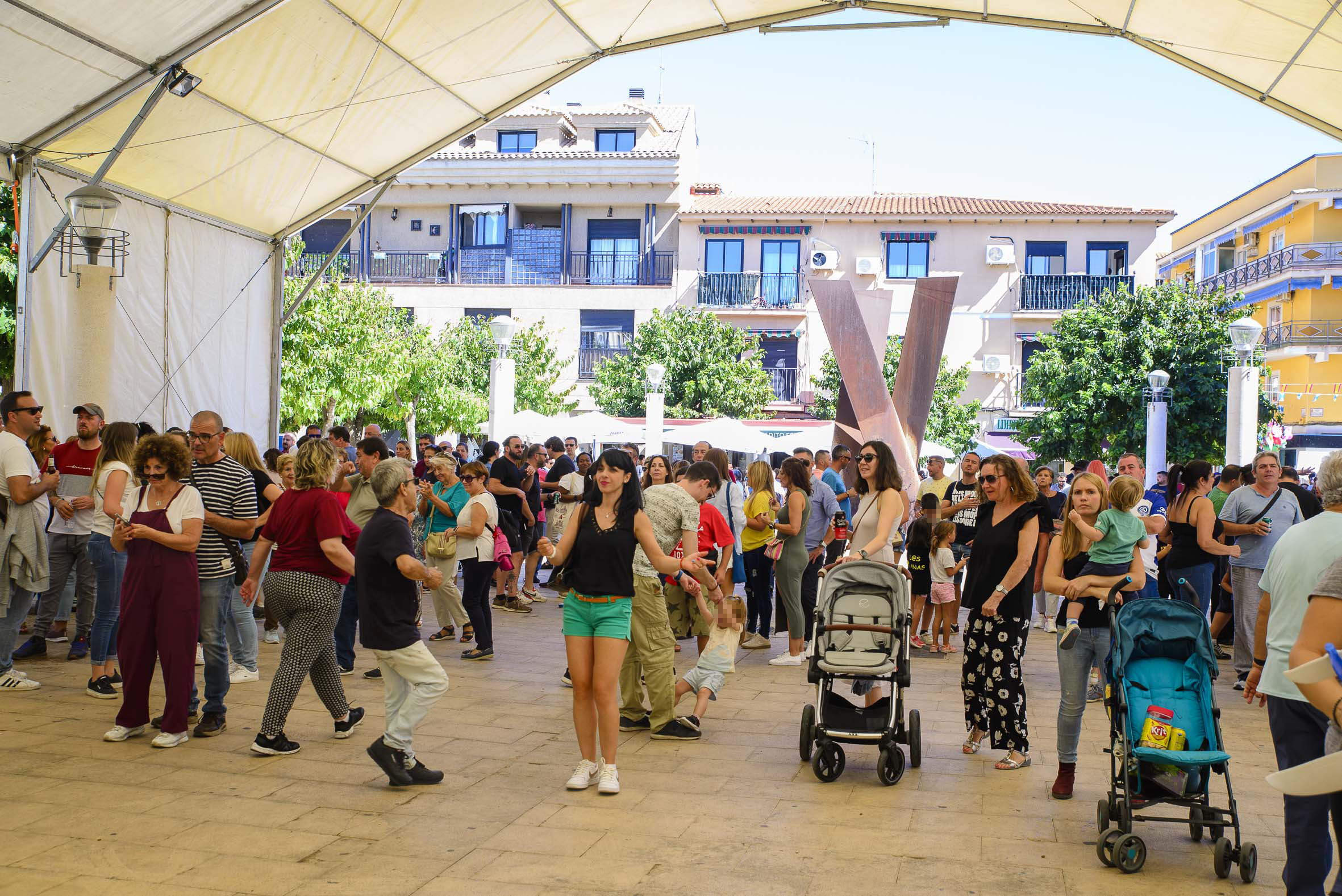 Baile del vermú. Grupo Coolores