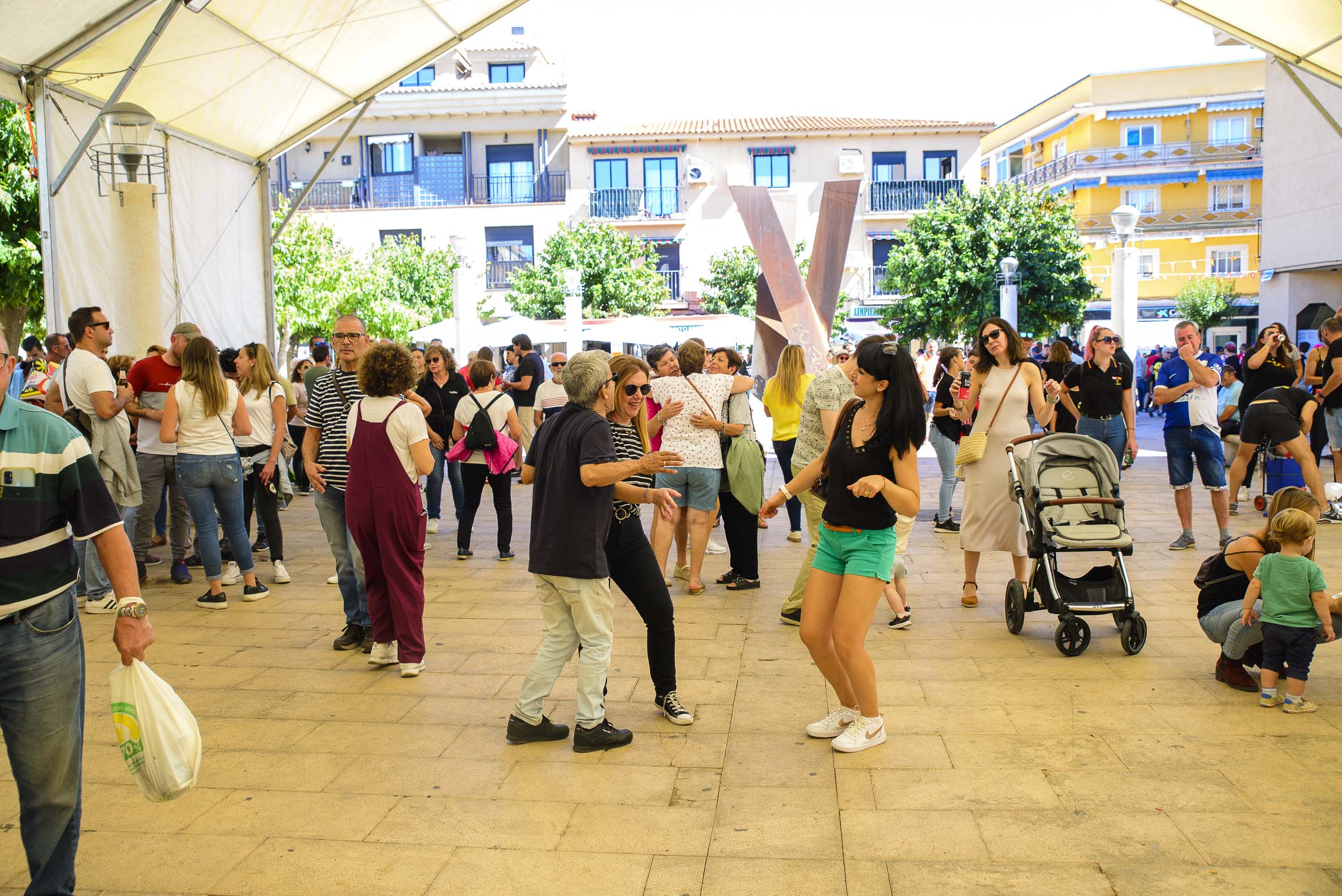 Baile del vermú. Grupo Coolores