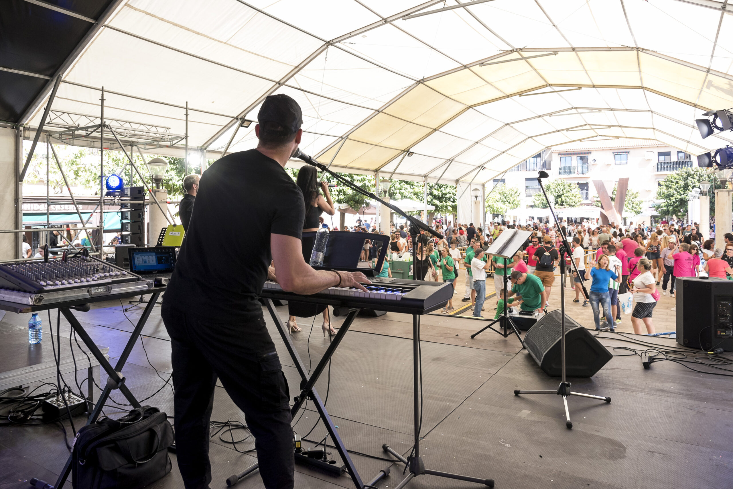 Baile del vermú. Grupo Máledon