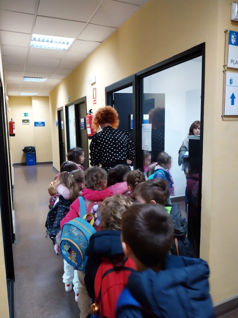 20231109 visita ceip valdemera ayuntamiento (11)