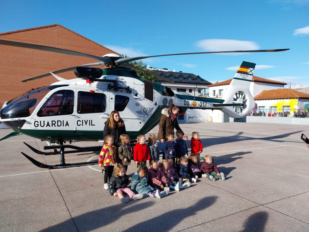 20231110 visita helicoptero guardia civil (23)