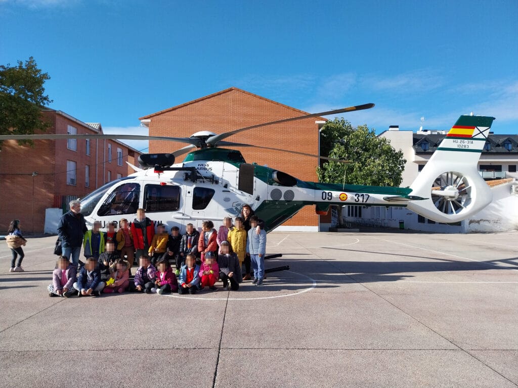 20231110 visita helicoptero guardia civil (26)