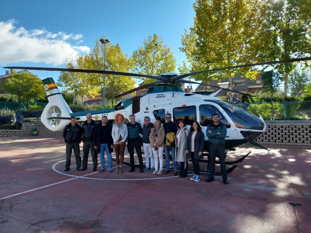 20231110 visita helicoptero guardia civil (47)