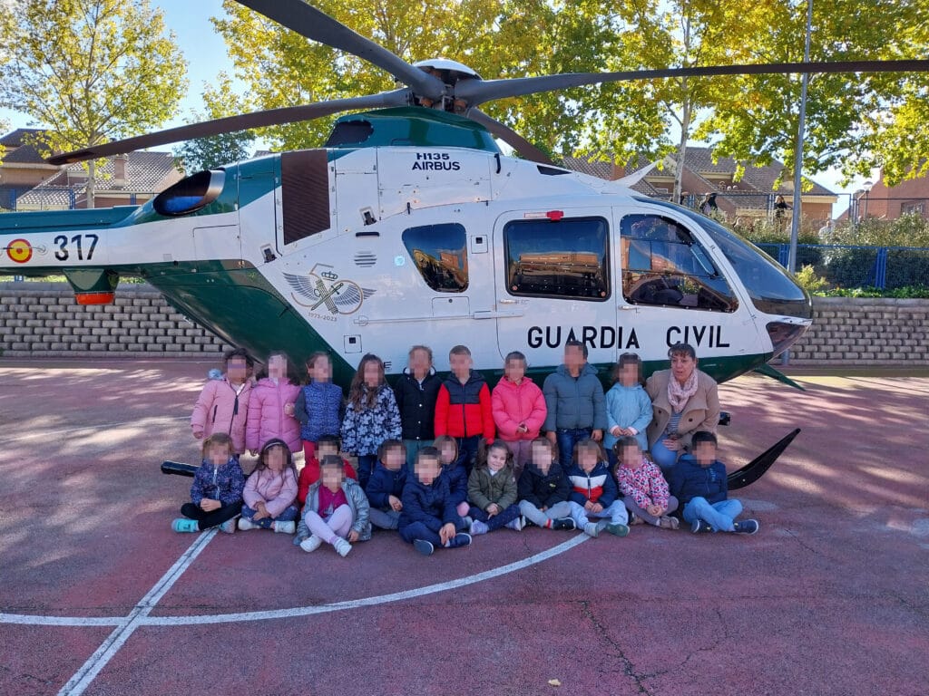 20231110 visita helicoptero guardia civil (56)