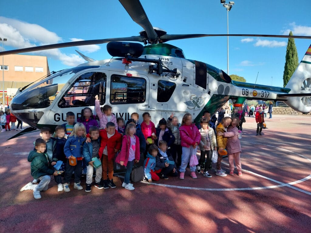 20231110 visita helicoptero guardia civil (63)