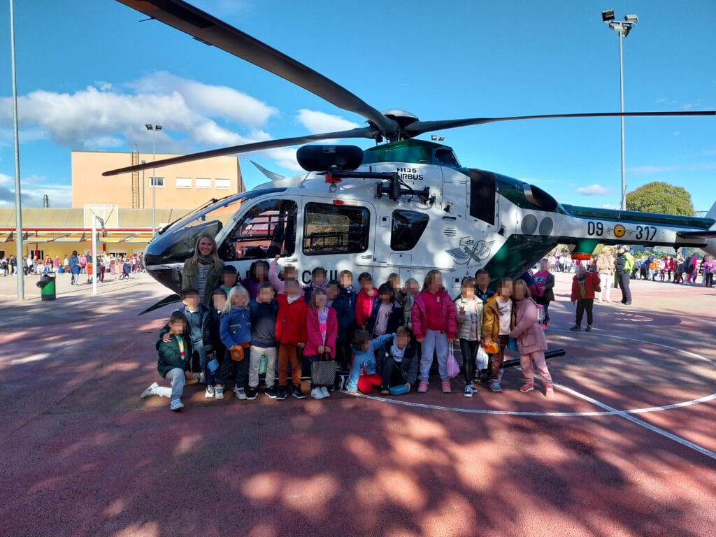 20231110 visita helicoptero guardia civil (66)