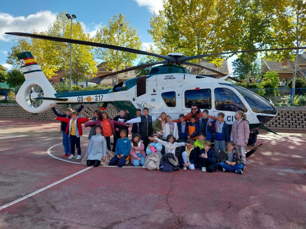 20231110 visita helicoptero guardia civil (72)