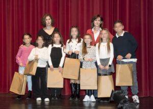 20231118 entrega premios dibujo semana infancia (27)