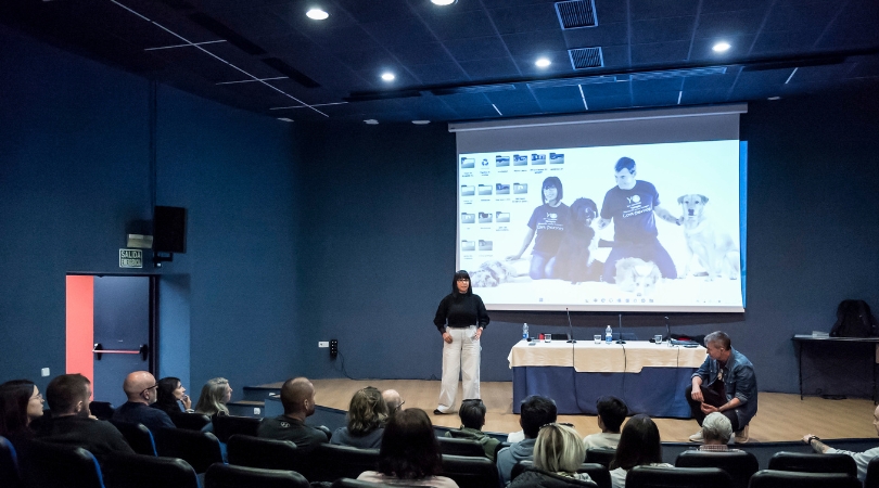 La concejalía de Sanidad organizó una jornada dirigida a mejorar la convivencia entre perros y personas