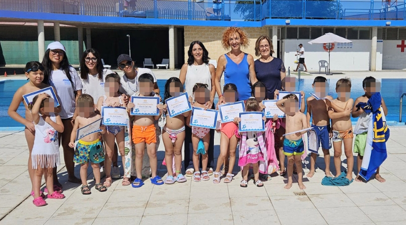 Finalizan los cursillos de natación de la primera quincena de julio
