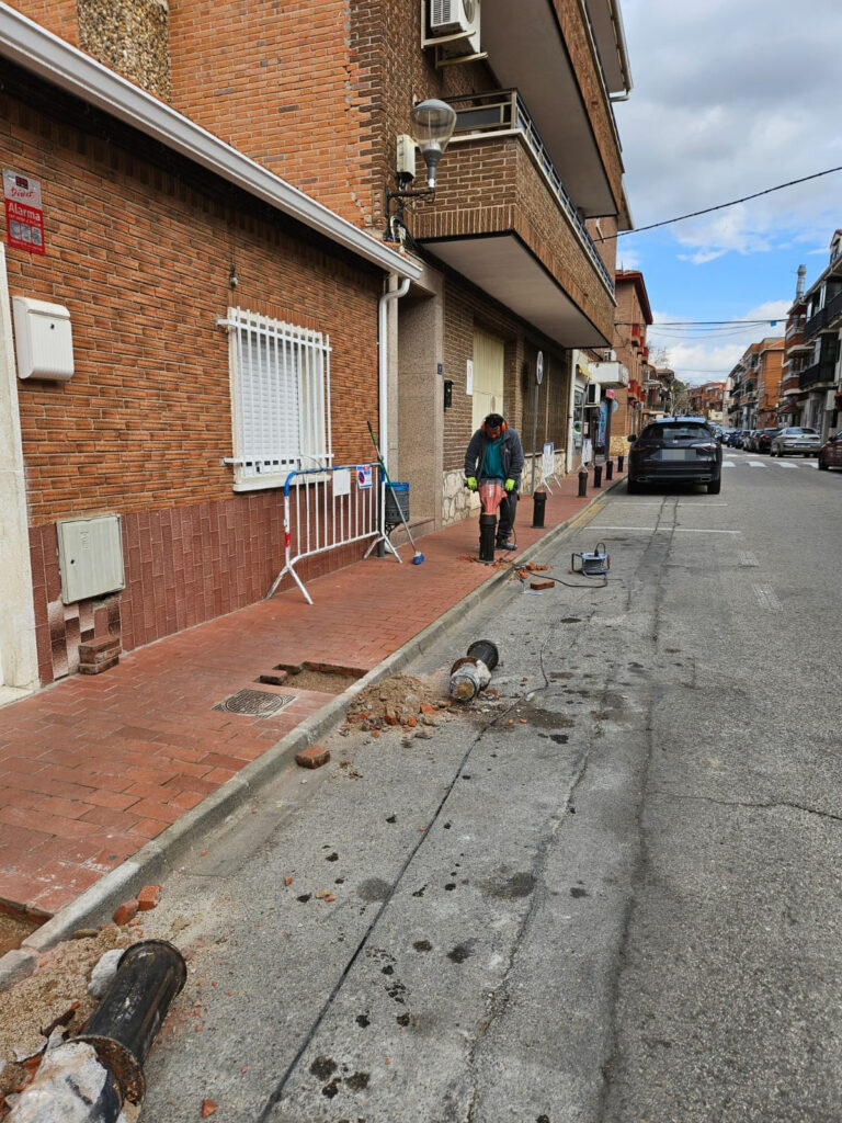 20250211 retirada bolardos (1)