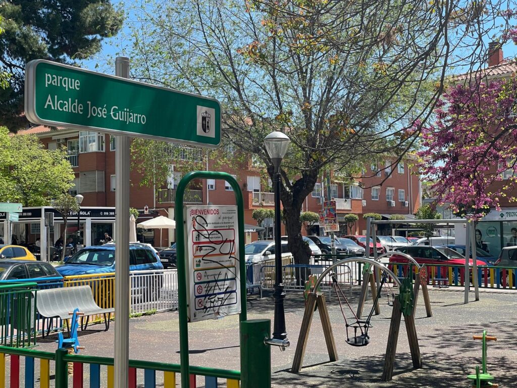 20250423 arreglo caucho parques (5)