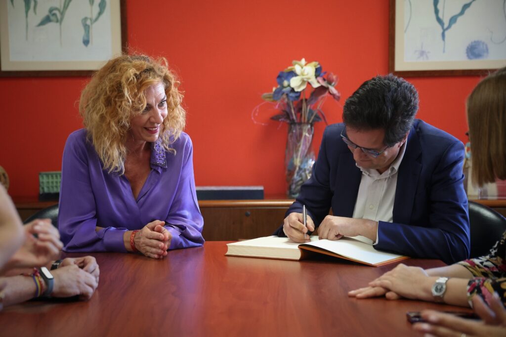 20250522 visita oscar lopez ministro (6)