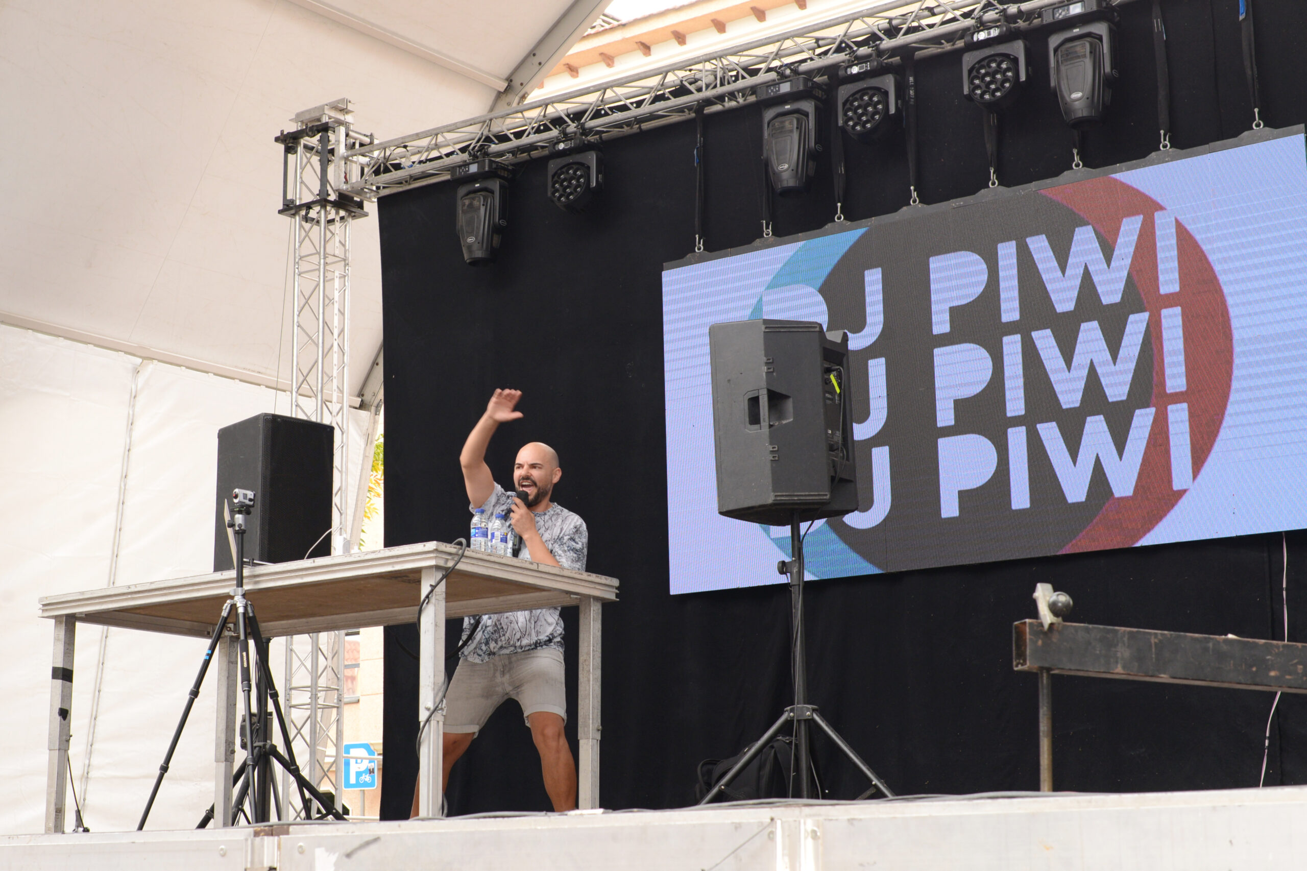 Vermú martes DJ PIWI