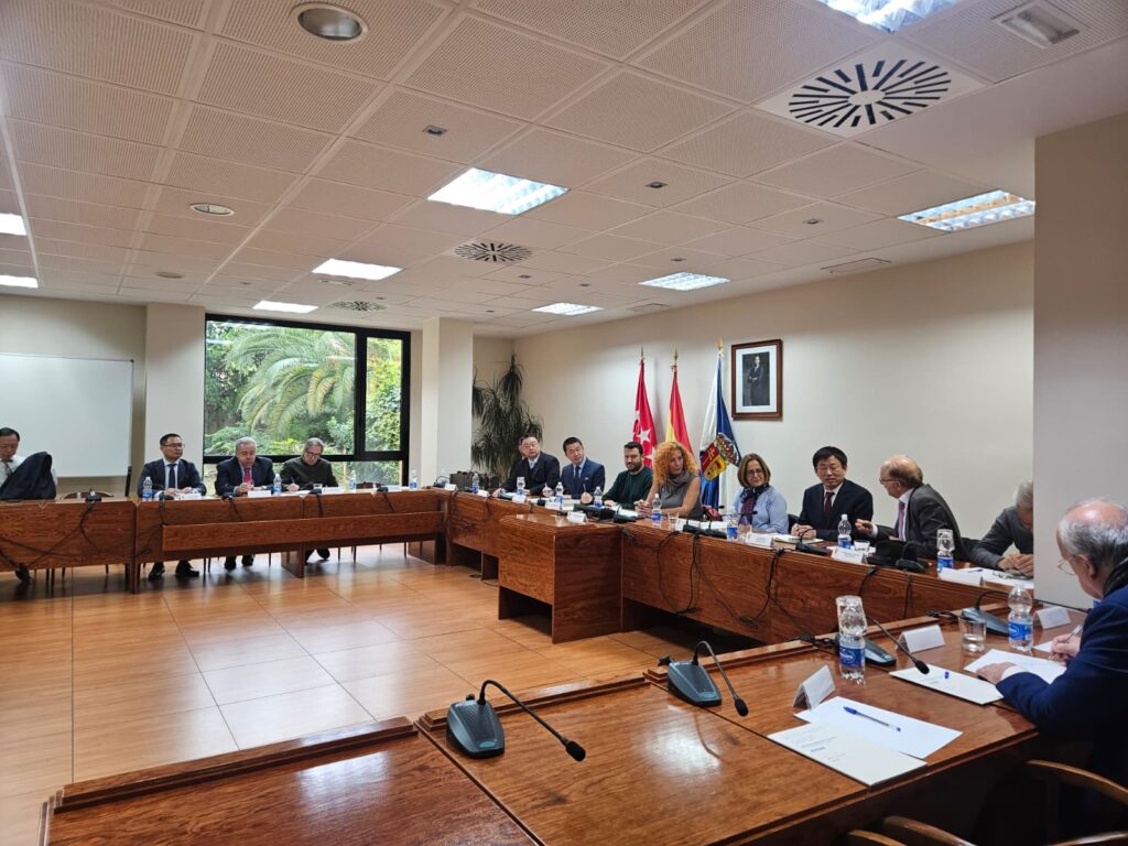 20251031 miguel chang (29)