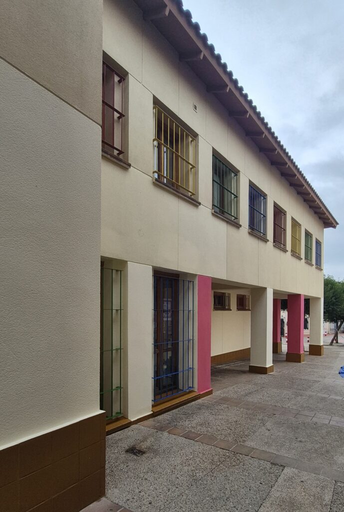 20251117 fachada casa juventud (2)