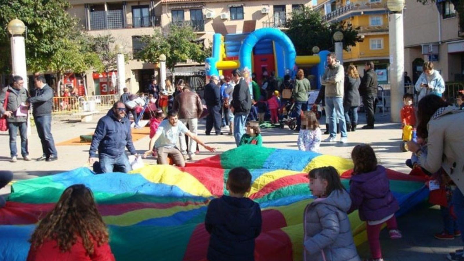 La infancia toma la calle La infancia toma la calle