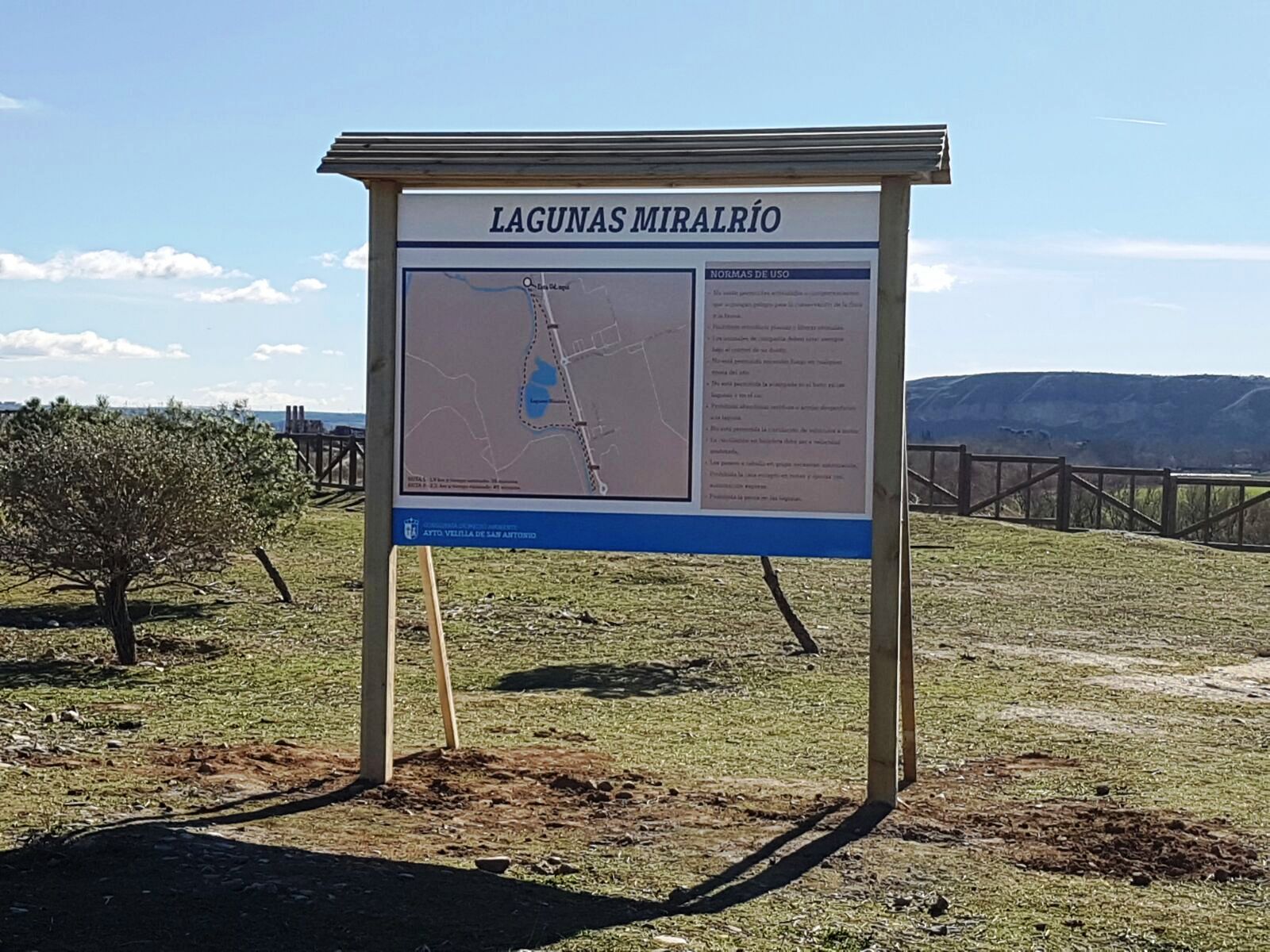 El Ayuntamiento instala paneles informativos en las Lagunas de Velilla