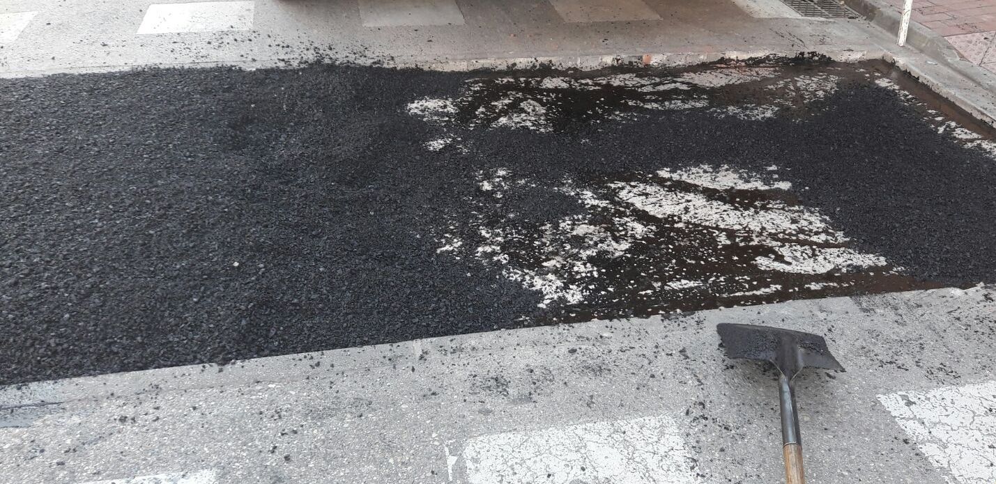 Trabajos de mejora en el paso de peatones de la calle Libertad con vuelta calle San Sebastián