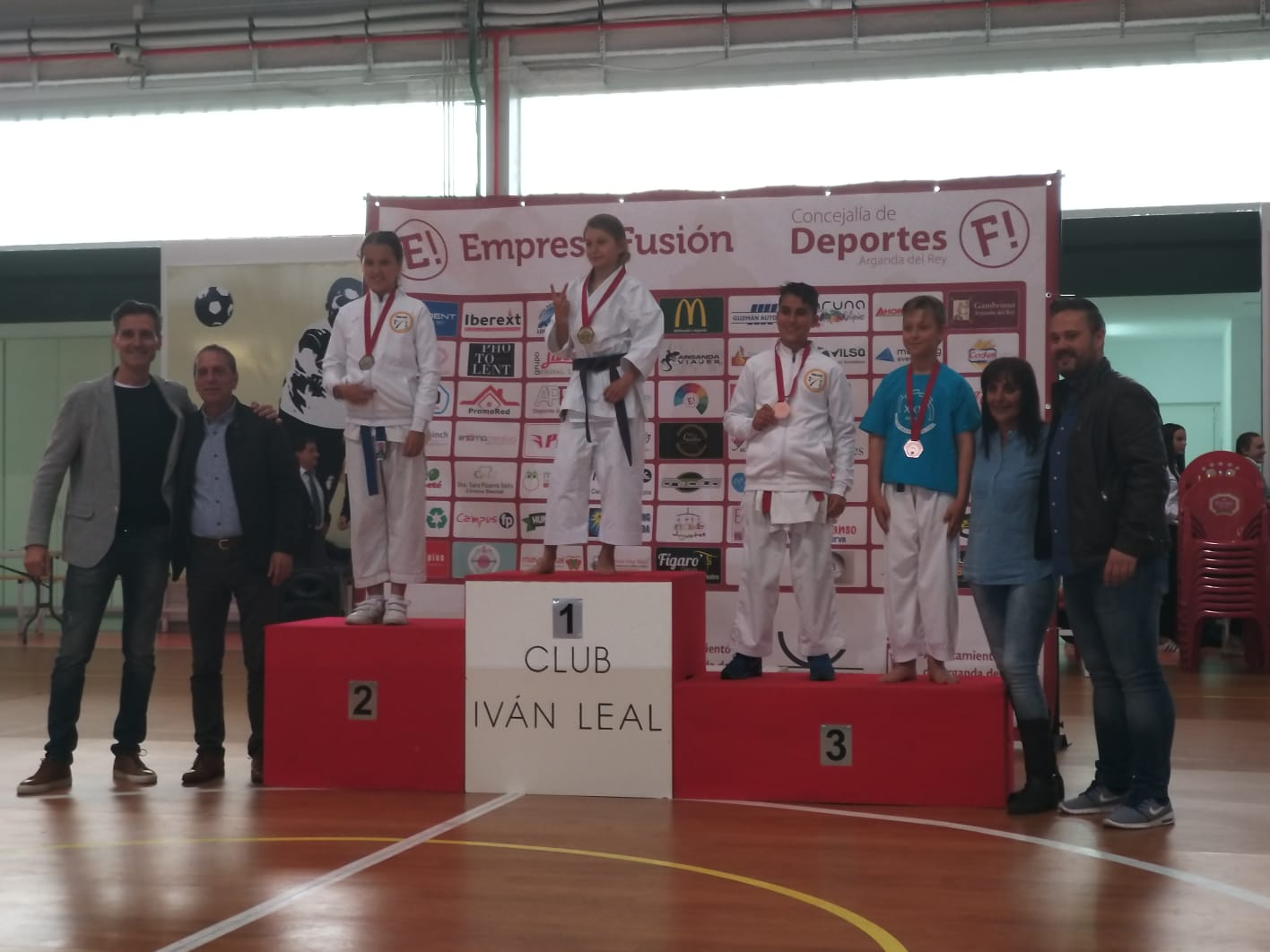 Excelentes resultados de las karatekas velilleras en las Olimpiadas Escolares