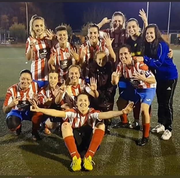 El equipo femenino de fútbol 7 Atlético Velilla, campeonas de la liga mancomunada