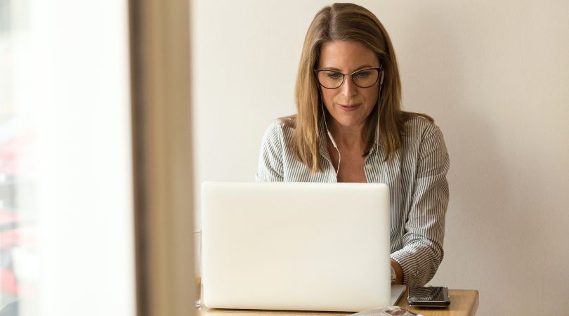 Formación en competencias digitales para mujeres