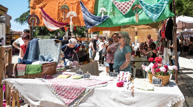 El pasado 11 de mayo se celebró la Feria de Artesanía y del Libro, un evento en el que la creatividad y la cultura se dieron la mano