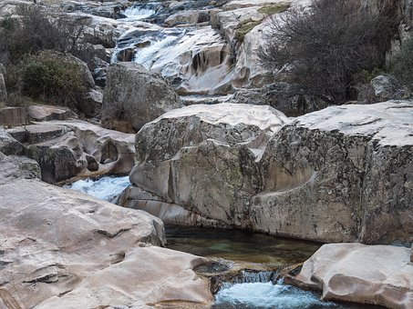 Senderismo y Gastronomía en La Pedriza