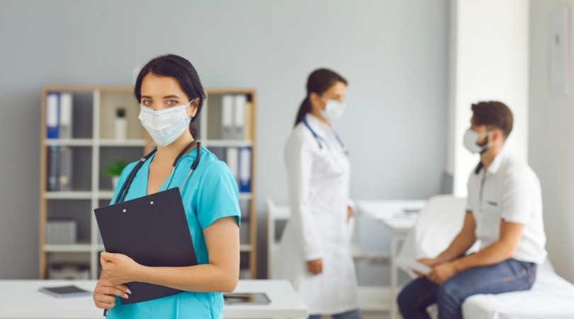 Uso de mascarilla en hospitales y centros sanitarios