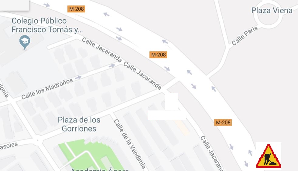 Obras en la vía de servicio de la M-208 dirección Madrid