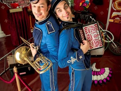 ¡A su servicio! (Teatro-circo) ¡A su servicio! (Teatro-circo)